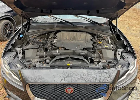 2017 Jaguar F-Pace Prestige z USA, uszkodzony, nr VIN SADCK2BVTHA4974